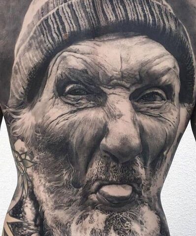 Tatuaże dla osób starszych: Jak tatuaże stają się popularne wśród starszego pokolenia...